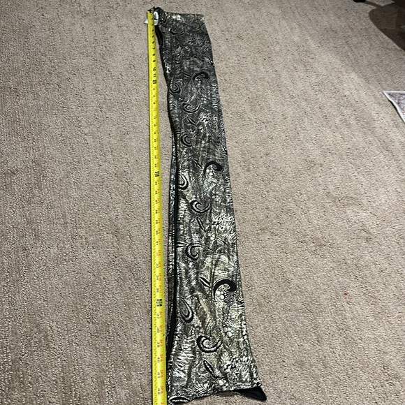 Beautiful lot of designer scarfs selling as a bundle - Picture 3 of 17